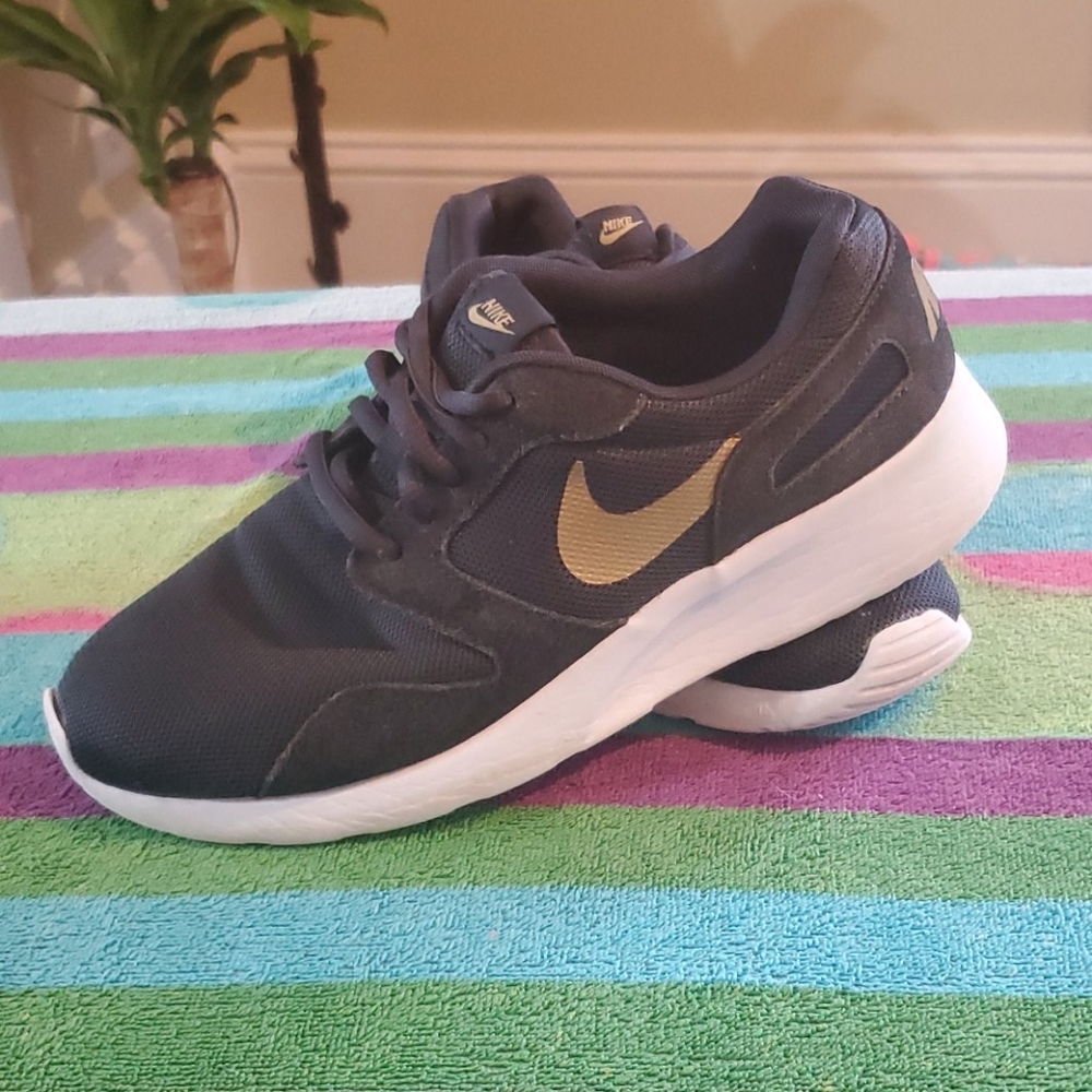 Ladies Nike Kashi grey and gold